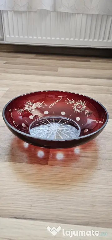 Se vinde castron mare din cristal-rubin.Este adus din RDG