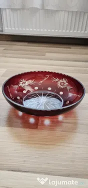 Se vinde castron mare din cristal-rubin.Este adus din RDG