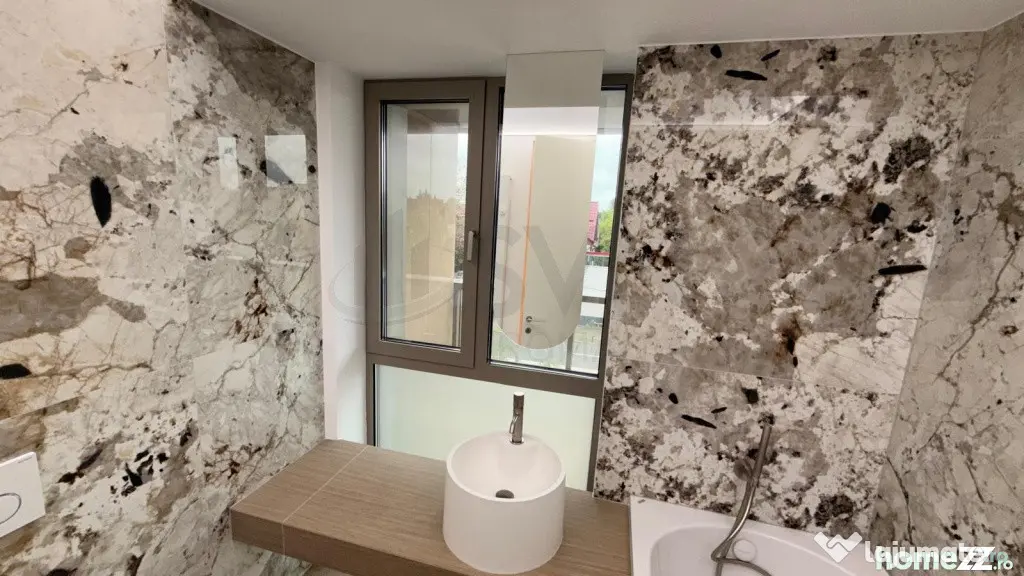 3 camere lux IANCU Nicolae