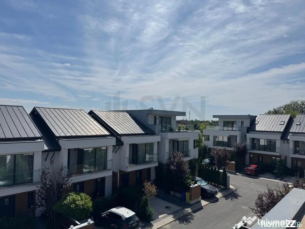 Vile Exclusiviste Langa Lac l Complex Rezidential