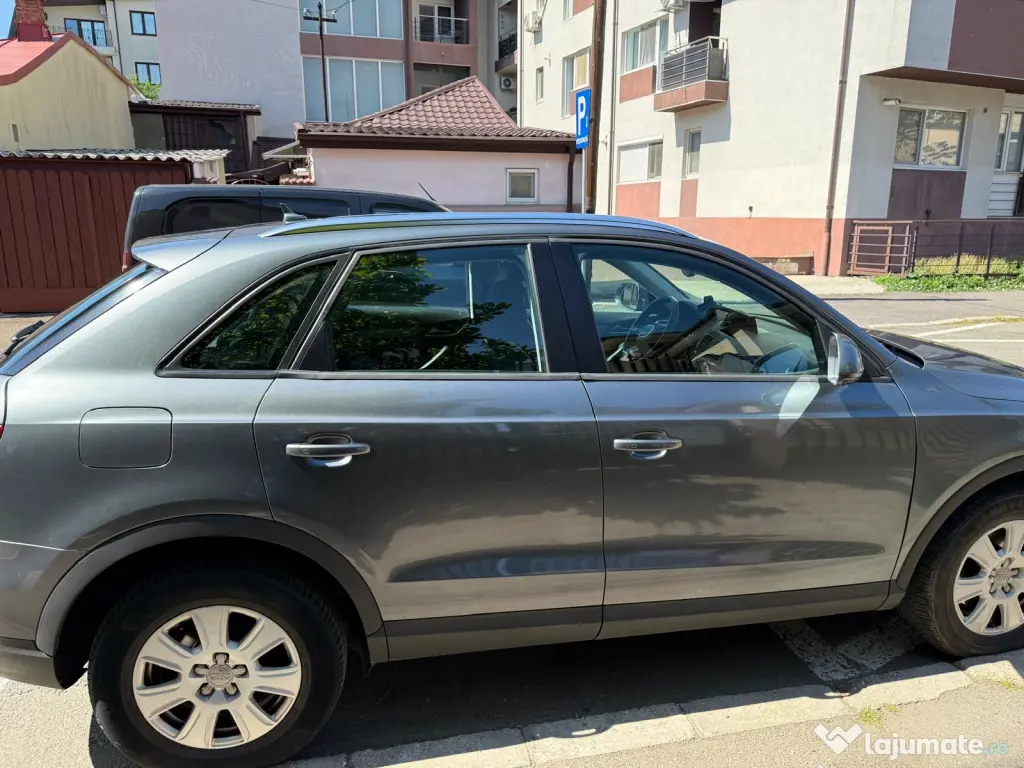 Audi Q3 gri