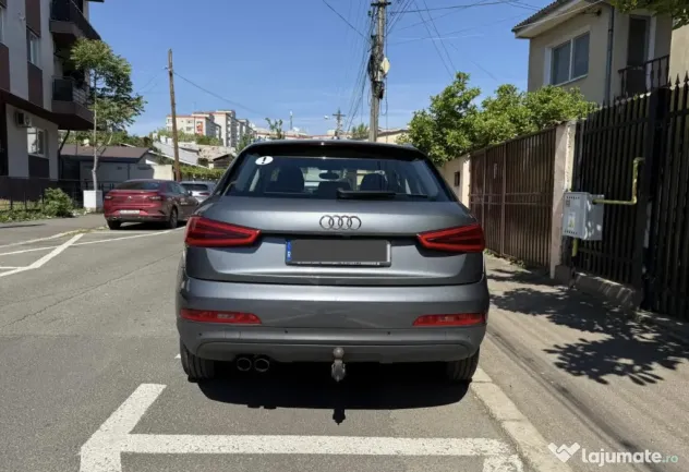 Audi Q3 gri