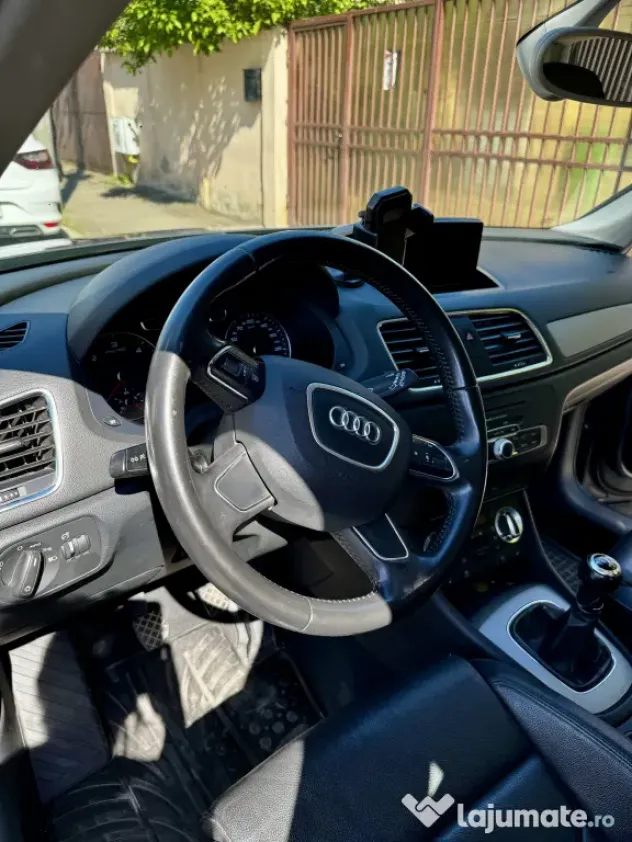 Audi Q3 gri