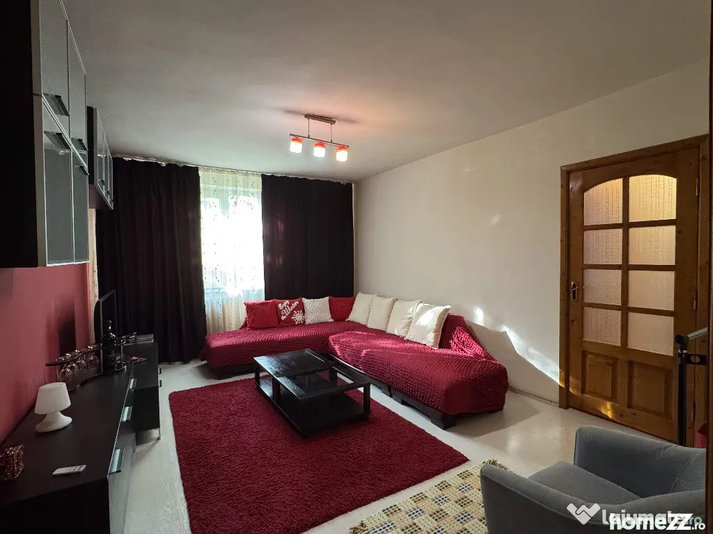 3 cam. etaj 1, 2 bai, 2 balcoane, mobilat+utilat, zona Spital