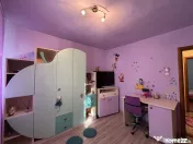 3 cam. etaj 1, 2 bai, 2 balcoane, mobilat+utilat, zona Spital 