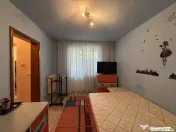 3 cam. etaj 1, 2 bai, 2 balcoane, mobilat+utilat, zona Spital 