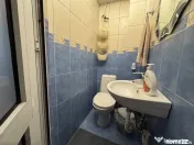 3 cam. etaj 1, 2 bai, 2 balcoane, mobilat+utilat, zona Spital 