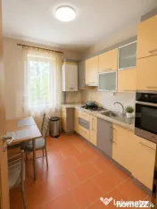 Apartament 2 Camere 65 m2 Etajul 1 Si Garaj 25 m2, Reghin 