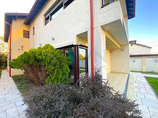 Vila de lux cu spatii generoase