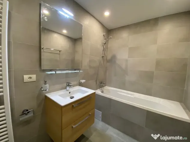 Apartament 3 camere - renovat integral - metrou Straulesti