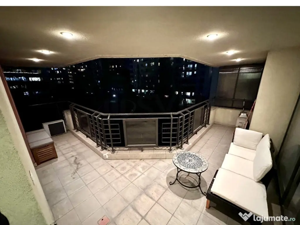 3 camere renovat complet cu terasa pe curtea interioara C...