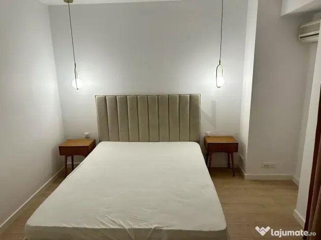 3 camere renovat complet cu terasa pe curtea interioara C...
