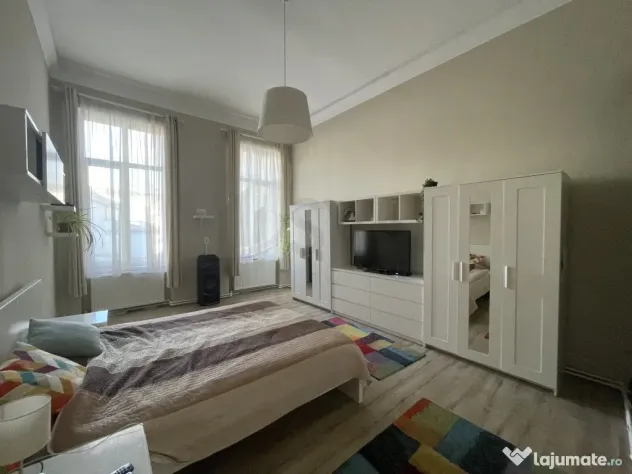 5 Camere Sfintii Voievozi Vila Interbelica Superba