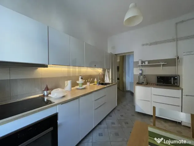 5 Camere Sfintii Voievozi Vila Interbelica Superba