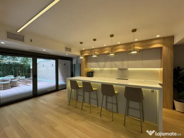 Apartament 4 camere Terasa si Gradina 337mp