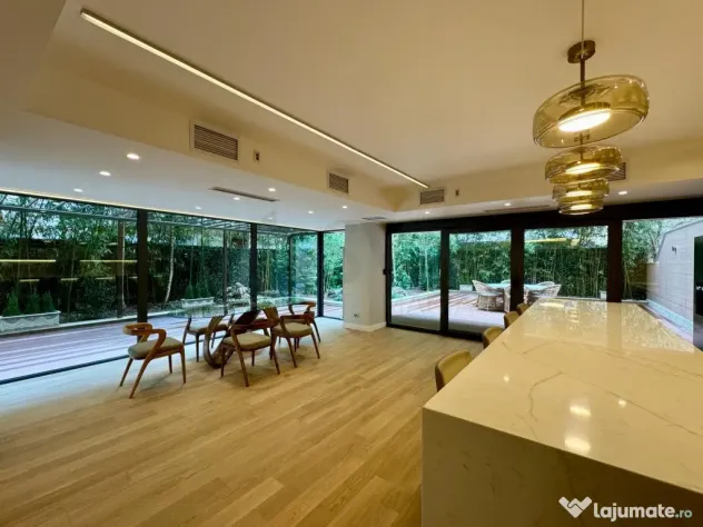 Apartament 4 camere Terasa si Gradina 337mp