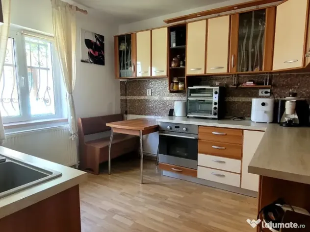 Casa la sol I Cetatea Histria - Sacele I De vanzare