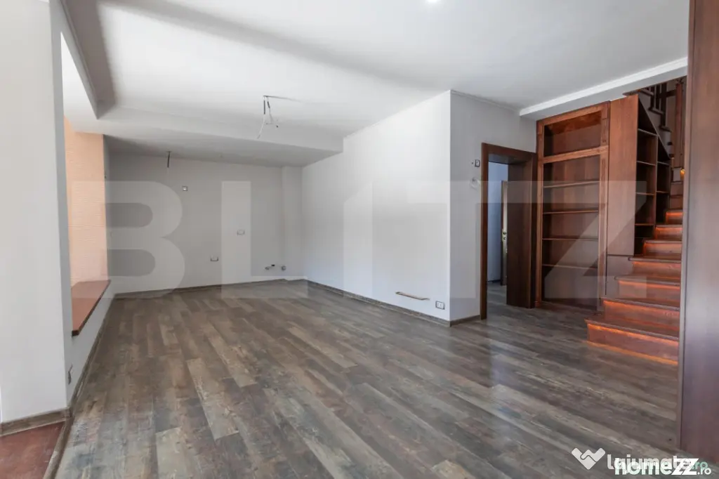 ???? Proprietate Premium - 2 Case, Lac Privat & Teren de Spo