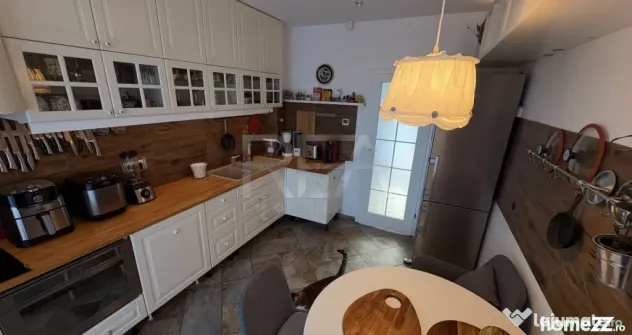 VILĂ P+1 CU GRĂDINĂ MATURĂ DE 830 MP | CORBEANCA – LAG - Corbeanca (Bucuresti-Ilfov)