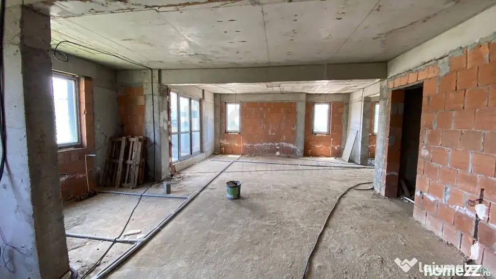 Spatiu comercial la rosu - Ilie Petre-Chiajna