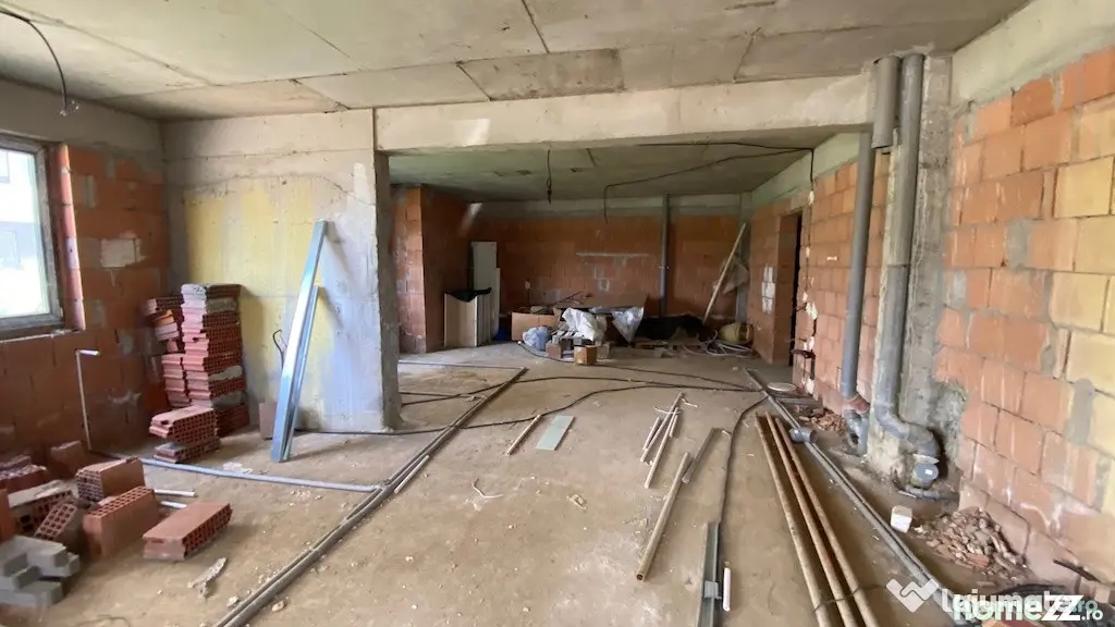 Spatiu comercial la rosu - Ilie Petre-Chiajna