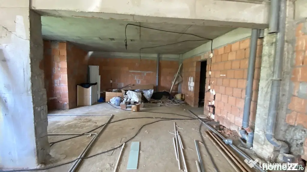 Spatiu comercial la rosu - Ilie Petre-Chiajna