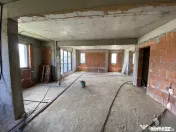 Spatiu comercial la rosu - Ilie Petre-Chiajna 