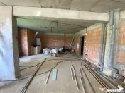 Spatiu comercial la rosu - Ilie Petre-Chiajna 