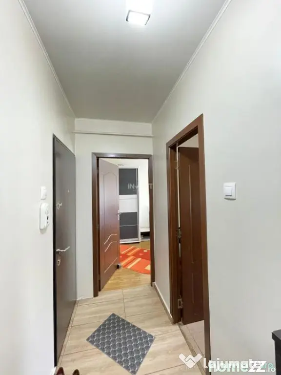 Apartament 3 camere-renovat-Podu Ros-etaj intermediar