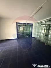 DE VANZARE/INCHIRIERE Spațiu comercial versatil 