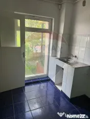 DE VANZARE/INCHIRIERE Spațiu comercial versatil 