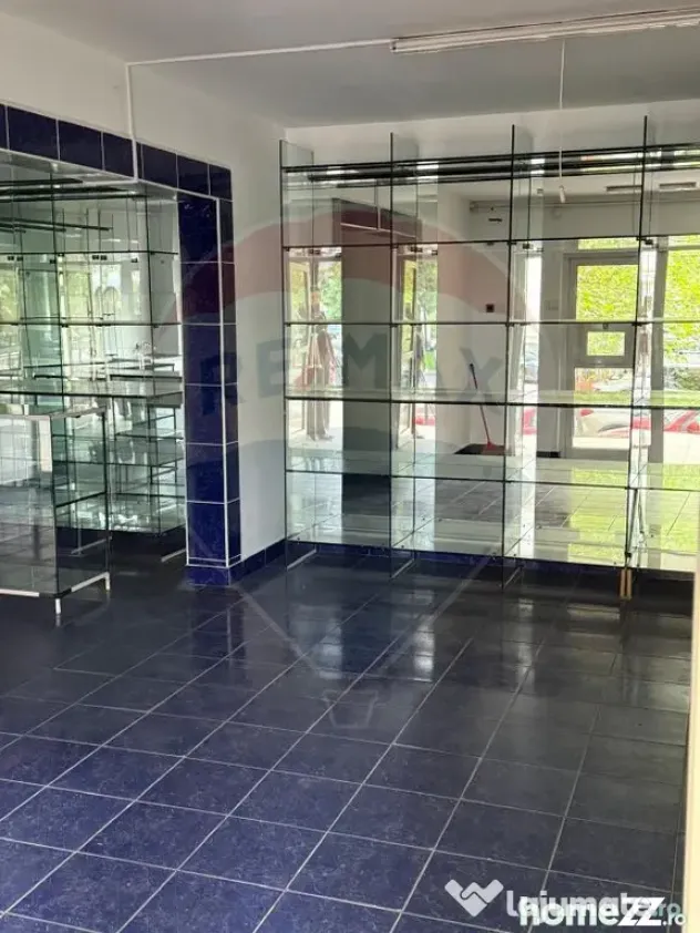 DE VANZARE/INCHIRIERE Spațiu comercial versatil