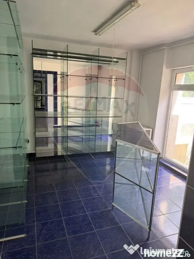 DE VANZARE/INCHIRIERE Spațiu comercial versatil