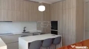 3 camere 81 mp, parcare, boxă, Luxuria - Domenii
