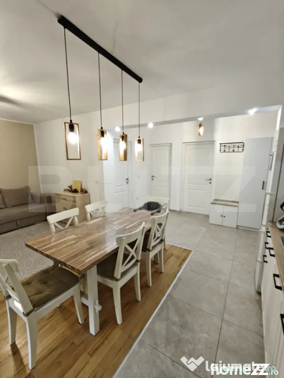 Apartament 3 camere, la 2 min de bus, liceu și grădiniță
