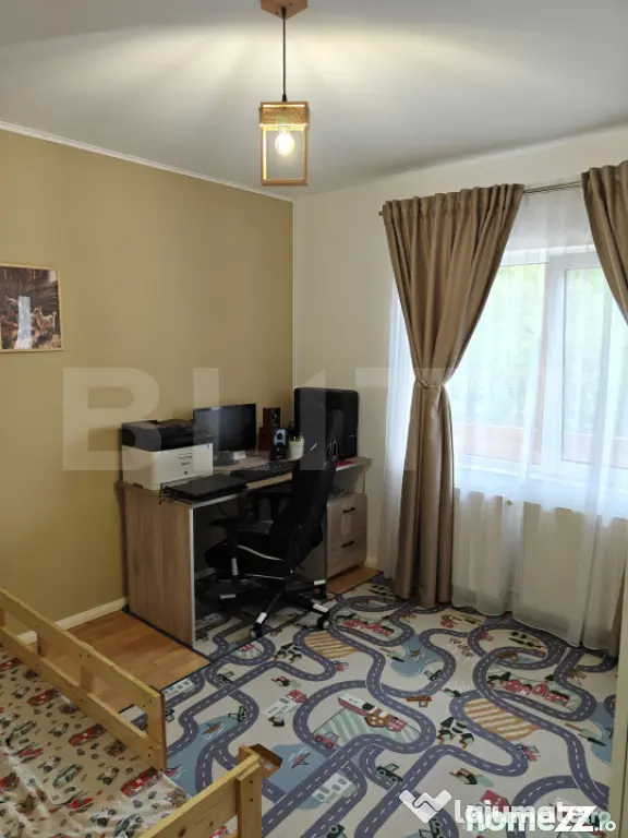 Apartament 3 camere, la 2 min de bus, liceu și grădiniță