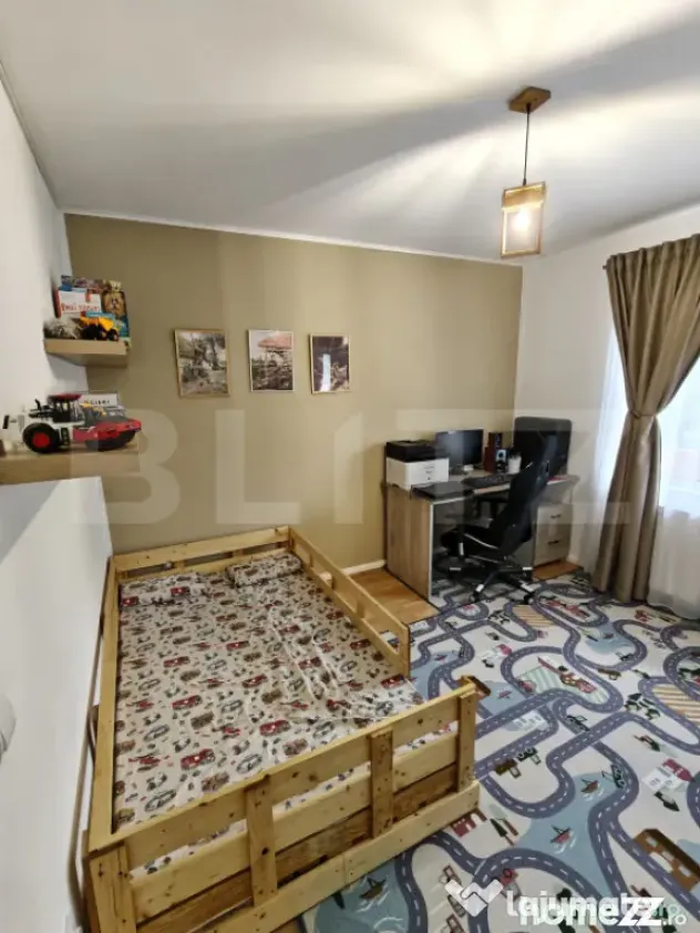 Apartament 3 camere, la 2 min de bus, liceu și grădiniță