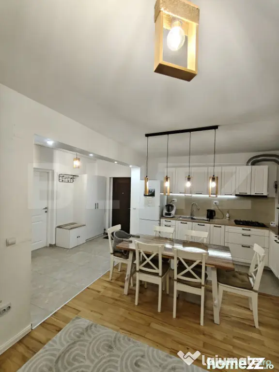Apartament 3 camere, la 2 min de bus, liceu și grădiniță