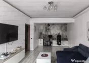 Apartament 2 camere, decomandat - zona Tractorul 