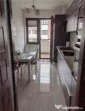 Apartament 2 camere, decomandat - zona Tractorul 