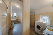 Etaj 1/Vila*120 mp utili+80 mp spatii comune*PRO TV*