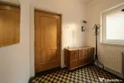 Etaj 1/Vila*120 mp utili+80 mp spatii comune*PRO TV*