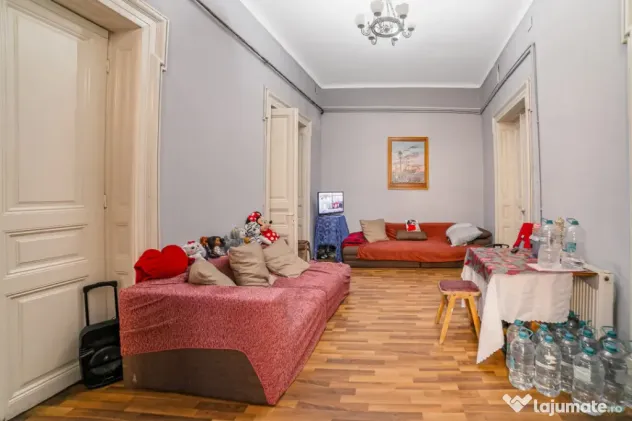 4 camere*Parter/2*Vila interbelică*Curte comună*120 mp uti