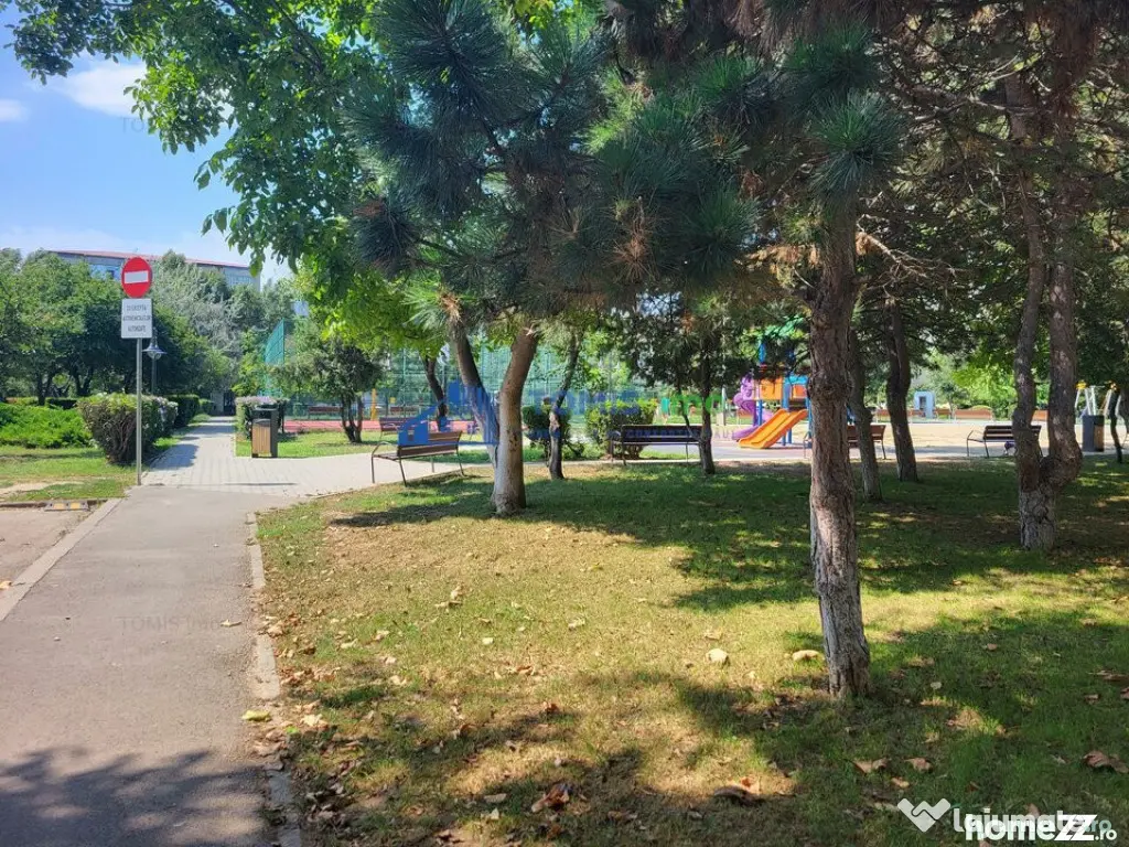 Apartament 3 camere la parter - Faleza nord