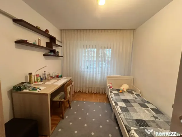 Apartament 3 camere la parter - Faleza nord
