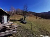 De vânzare teren intravilan 10,100 mp, cu anexă, Munteni 