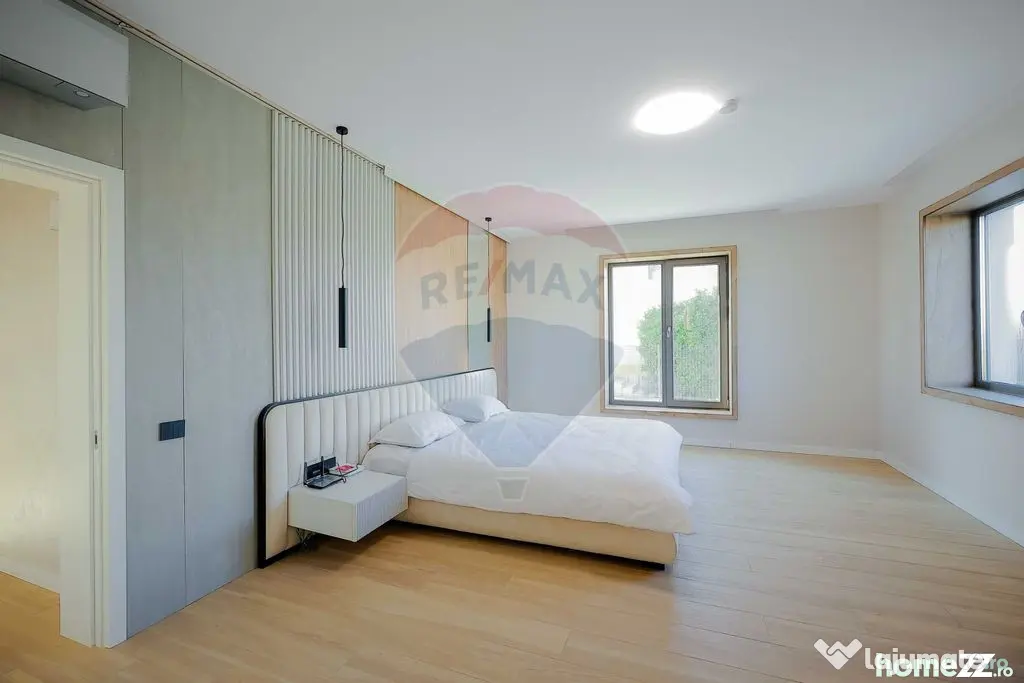 De vânzare Vilă cu 8 camere în Sânmartin, 290 mp util...