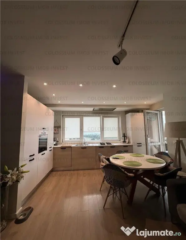 Apartament 3 camere, decomandat - zona Garii