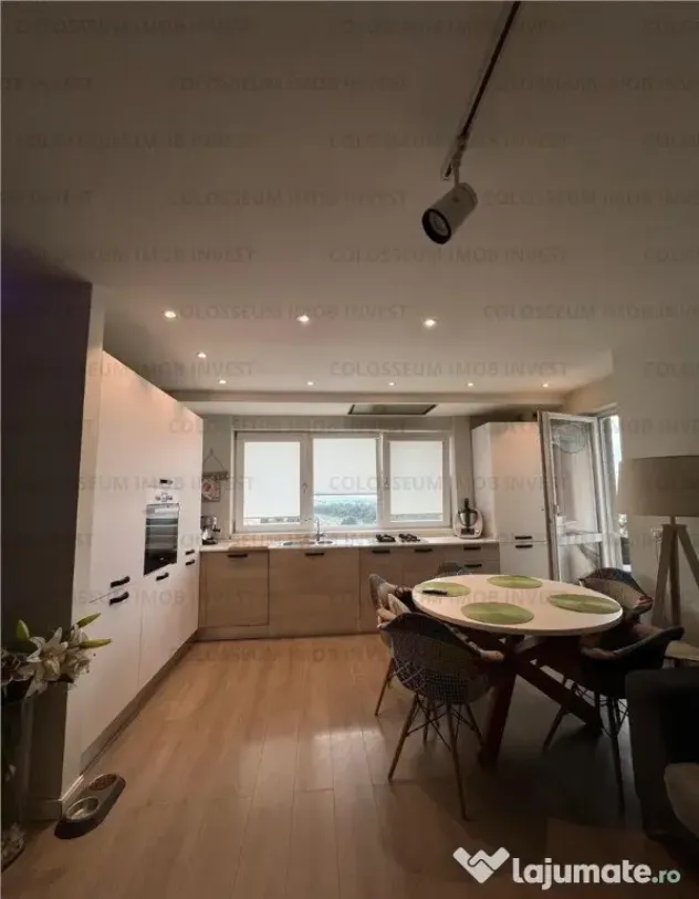 Apartament 3 camere, decomandat - zona Garii