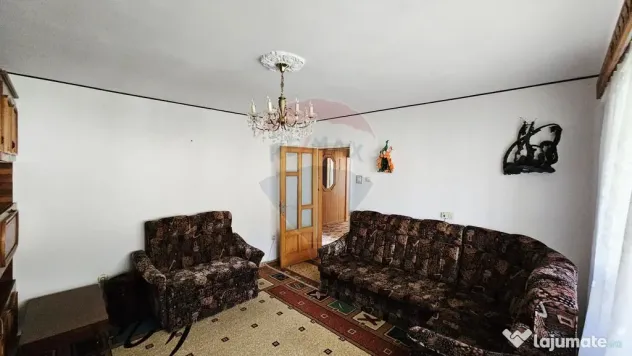 Apartament cu 4 camere de vânzare în zona Maratei